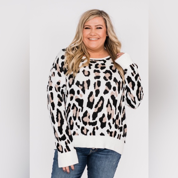 Miracle Plaza Party Leopard Cheetah Ivory Open Back Crew Neck Sweater! Size M/L. - Picture 15 of 15